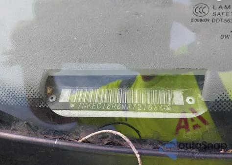 1998 GMC Suburban 1500 Sl из США, поврежденный, VIN 1GKEC16R6WJ721634